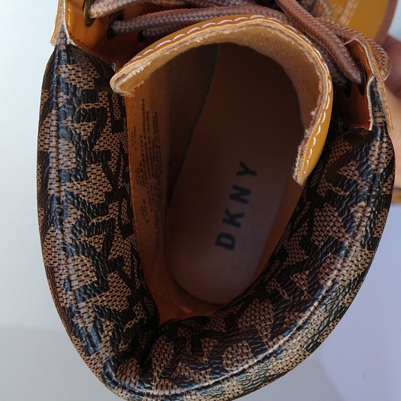 DKNY Miles Yellow Combat Moto Ankle Boots Faux Suede Lace-Up Size 8.5 - Picture 9 of 12